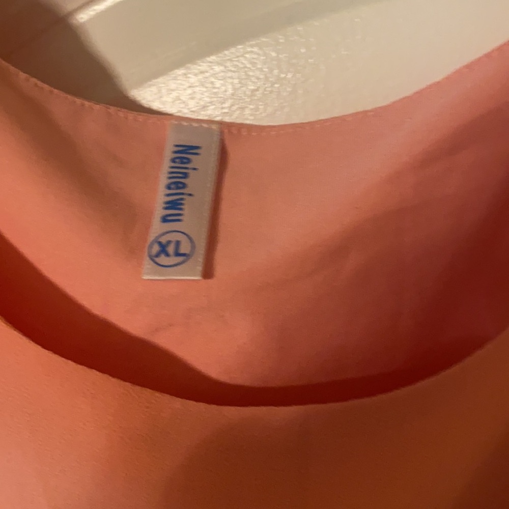 Pink blouse - Picture 3 of 4